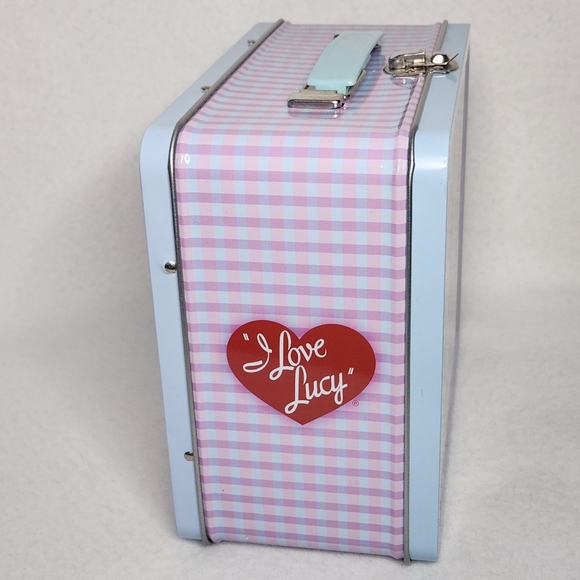 I Love Lucy Metal Lunchbox Showcasing Iconic "I Love Lucy" Imagery For 14-years+ - Picture 7 of 10